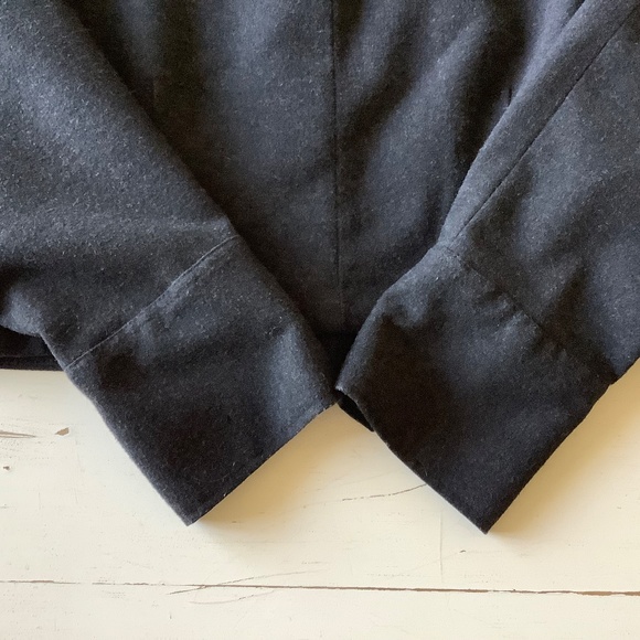 Zara dark gray flannel like cropped jacket Medium - Picture 13 of 13